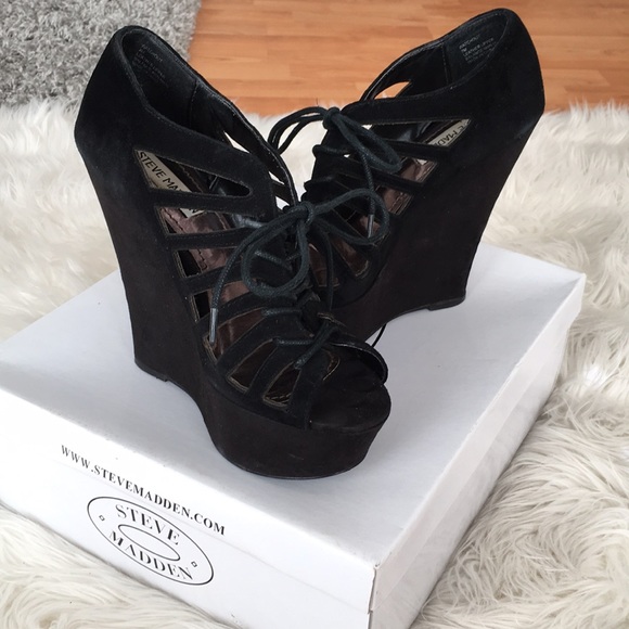 steve madden scalloped wedges